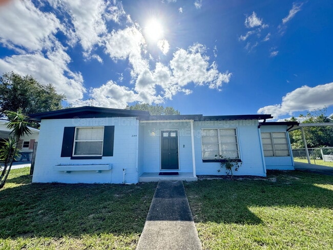 Building Photo - 2344 Greenwood St Rental