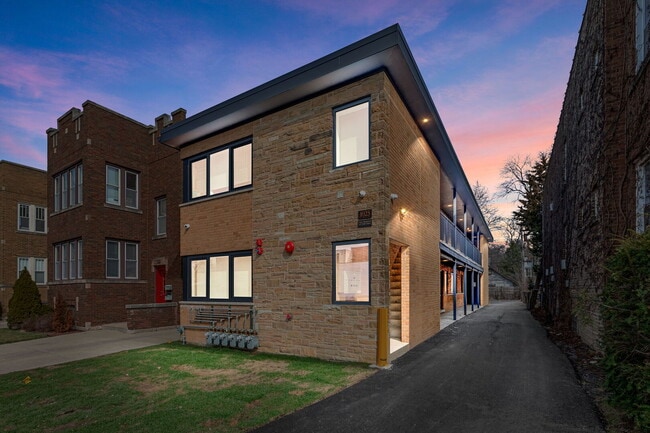 Photo - 1025 N Harlem Ave Unit B