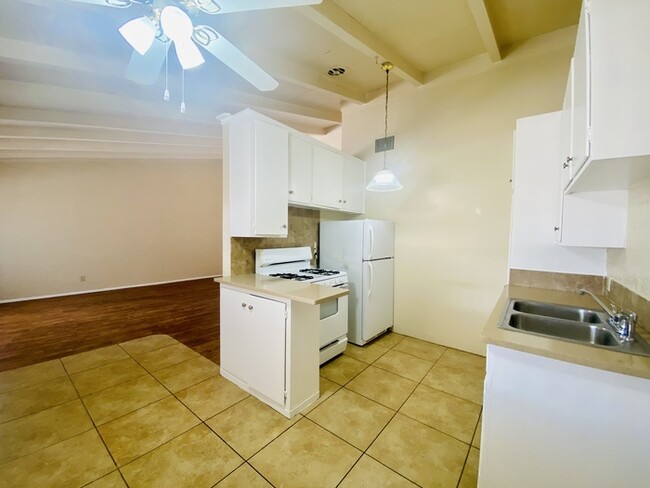 Spacious 2 Bedroom with Hard Flooring, Vau... - Spacious 2 Bedroom with Hard Flooring, Vau... Casa