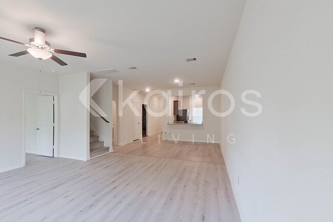 Photo - 10631 Hillside Creek Dr