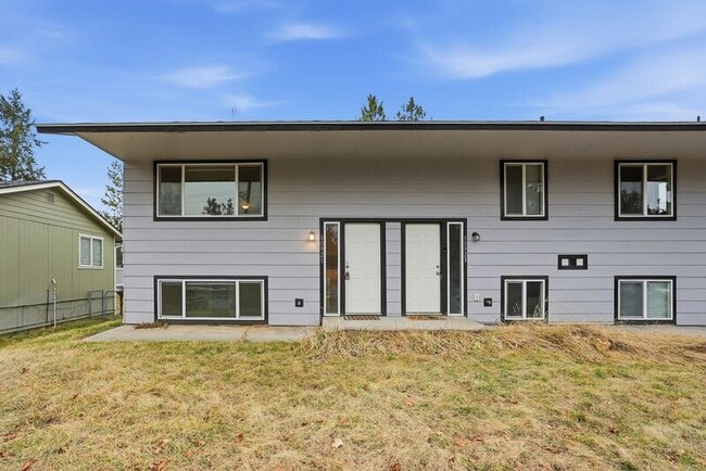 Building Photo - 10923 E 16th Ave