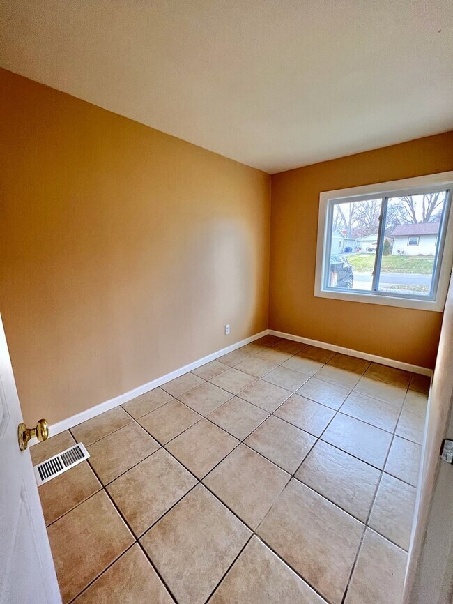 Photo - Move in special, free application! Cute Ho...