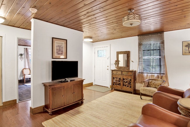 Photo - 571 Dogwood Ave