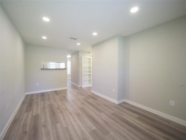 Photo - 4711 Bull Creek Rd