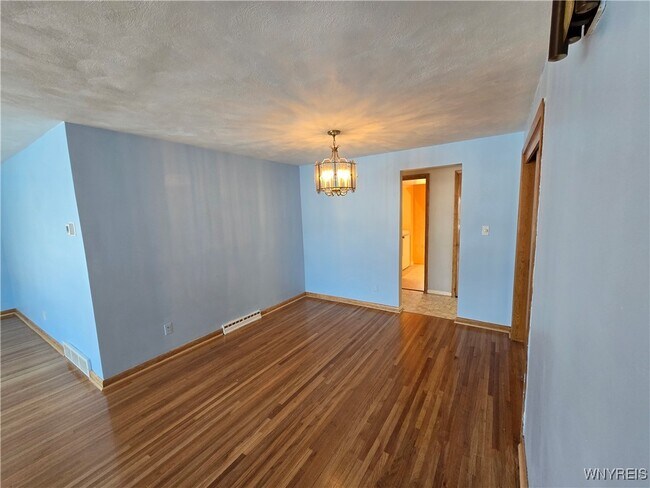 Photo - 39 Lennox Ave