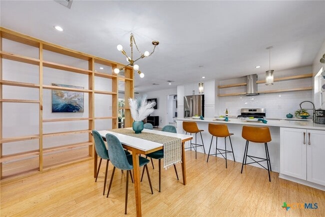 Photo - 403 Krebs Ln