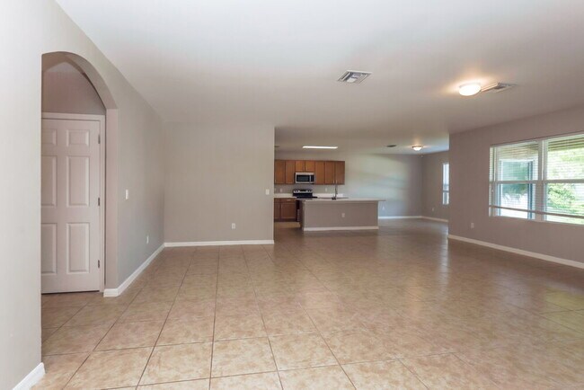 2564 Surfside Blvd