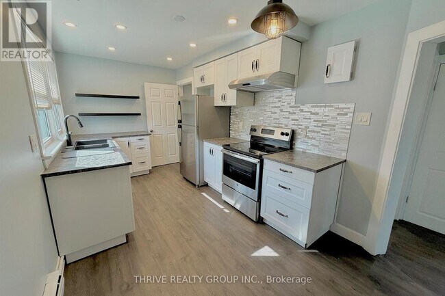 Photo - 1769 Wavell St Unit Upper