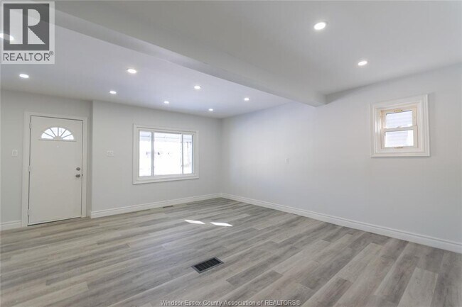 Photo - 1819 Francois Rd