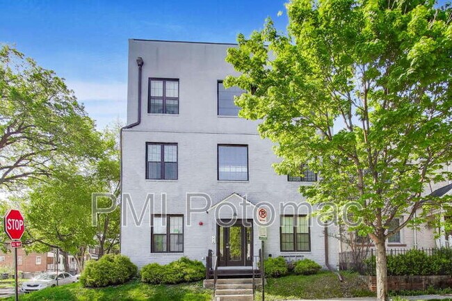 Photo - 1839 D St NE Unit #1