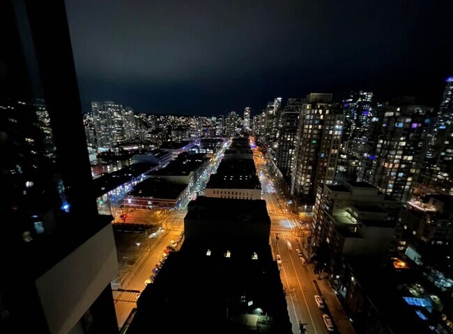 Photo - 928 Homer St