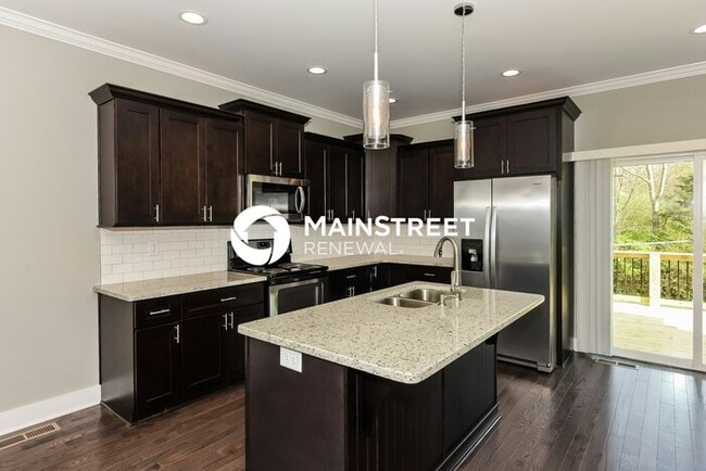 3 Bedroom Pet-Friendly Home in Hendersonville, TN with Main Street Renewal