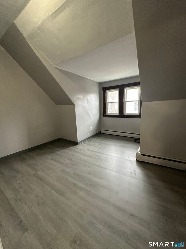 Photo - 402-404-404 Sigourney St Unit 3rd Floor