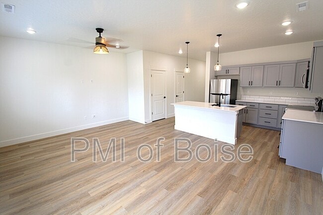 Photo - 123 Trifecta Ln