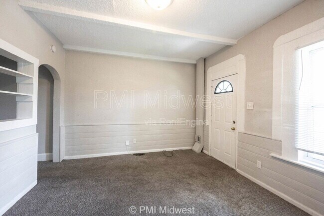 Photo - 240 N Beville Ave