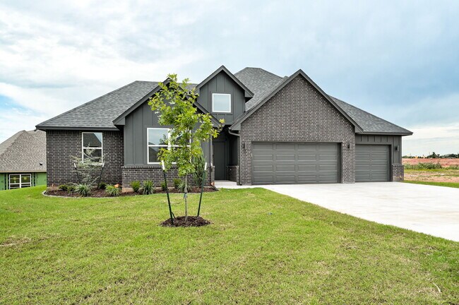 Photo - 6101 Kinnick Dr