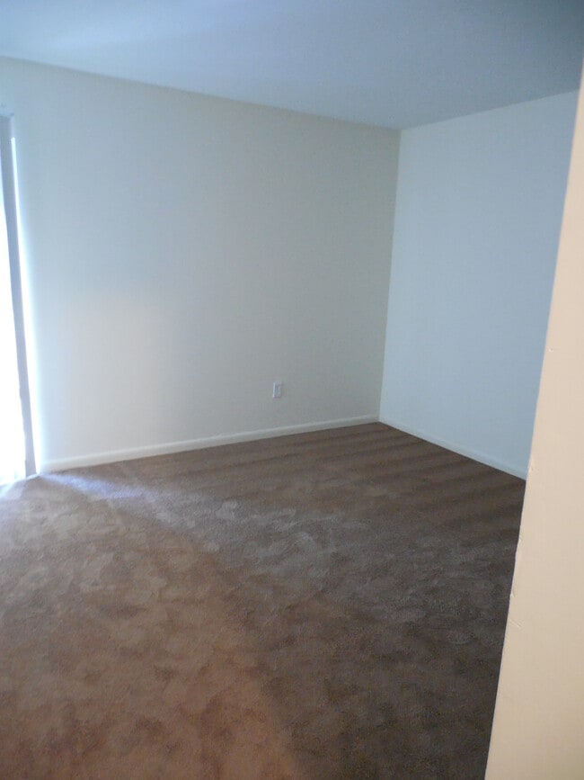 Photo - Castlewood Apartments