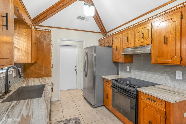 Photo - 5709 Bluebonnett Dr