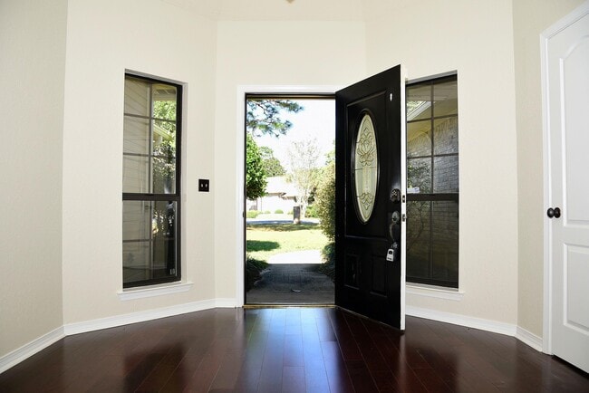 Photo - 116 Baywind Dr