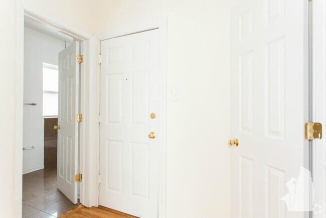 Building Photo - 1 bedroom in Chicago IL 60640 Unit 1830-2B Rental