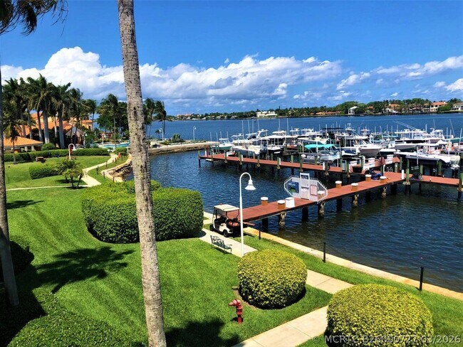 Photo - 145 Yacht Club Way Unit 304