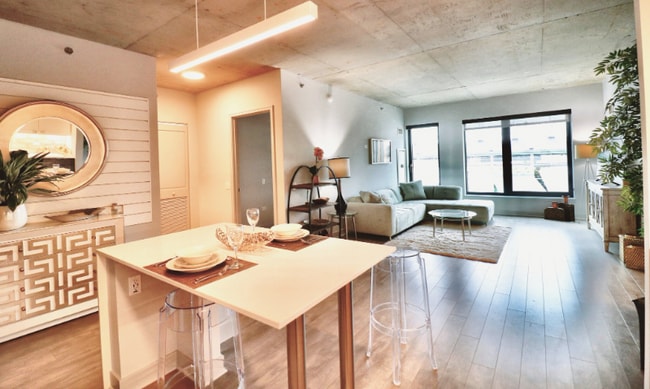 Photo - 1040 W Addison St