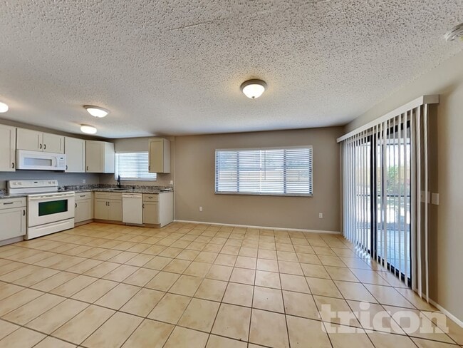 Photo - 7520 Darlene St