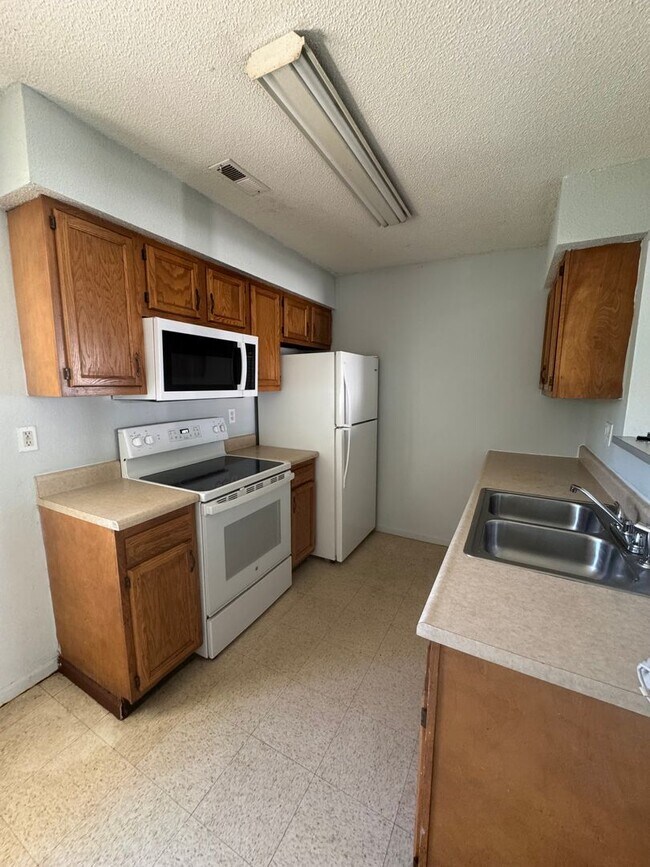 Photo - Three Bedroom Duplex in SW Columbia