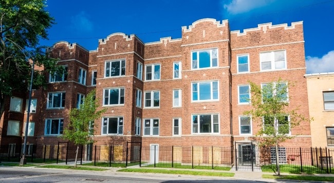 Photo - 6142 S King Dr Apartments