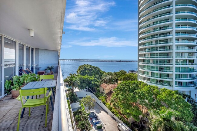 Building Photo - 1627 Brickell Ave