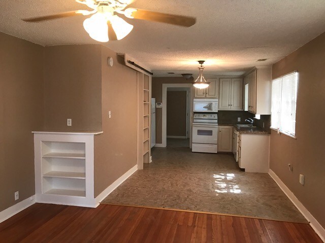 Photo - 2011 26th St