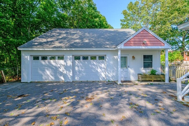 Photo - 22 Cedar St Unit Garage