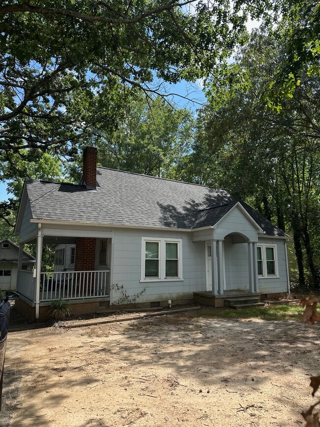 Photo - 1909 2nd Ave SW