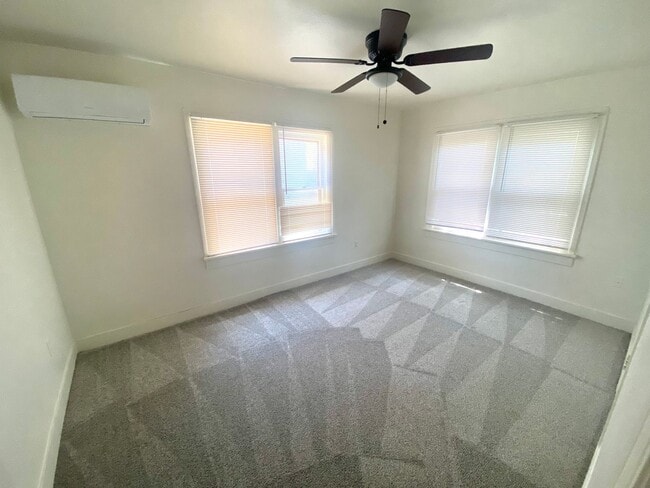 Photo - 2 Bed/1 Bath Newly Remodeled Single Family House