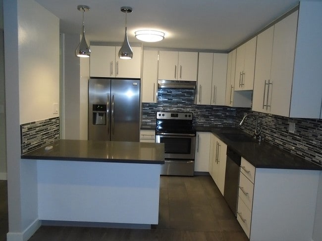 Photo - Maple Plaza Apartments