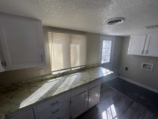 Photo - 634 S Fountain St