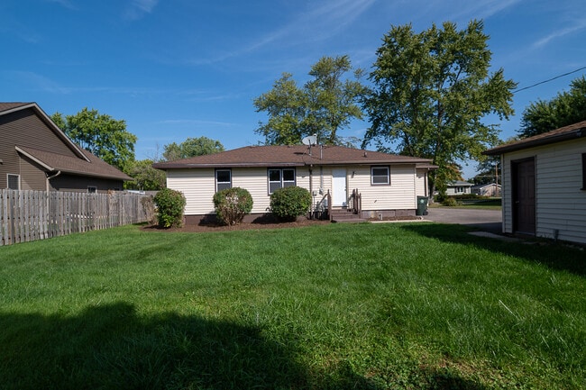 Photo - 1857 Willow Rd