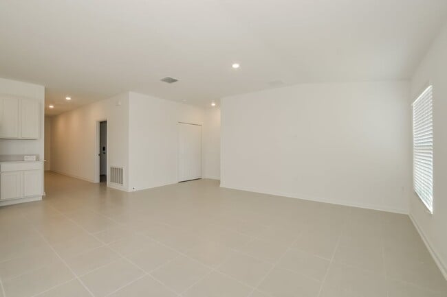 Photo - 4765 Katrina Dr