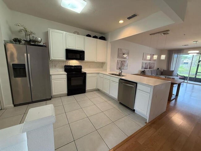 Photo - 6235 Goethe St