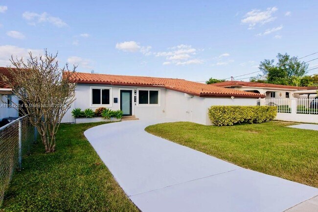 Photo - 8943 SW 25th St House