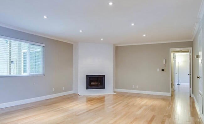 Building Photo - 11337 Nebraska Ave Unit 105
