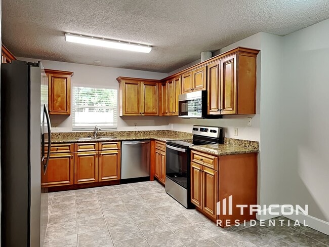 Photo - 19203 Sunlake Blvd