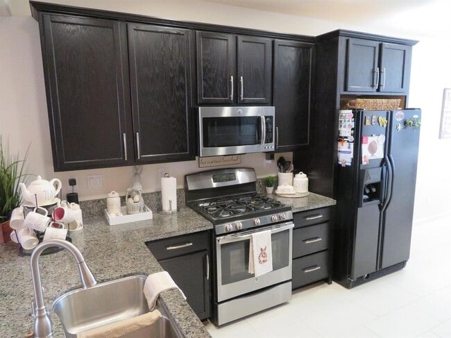 Photo - BRIGHT AND CLEAN 3 BED, 2 BATH, 1 STORY HOME IN ELK GROVE