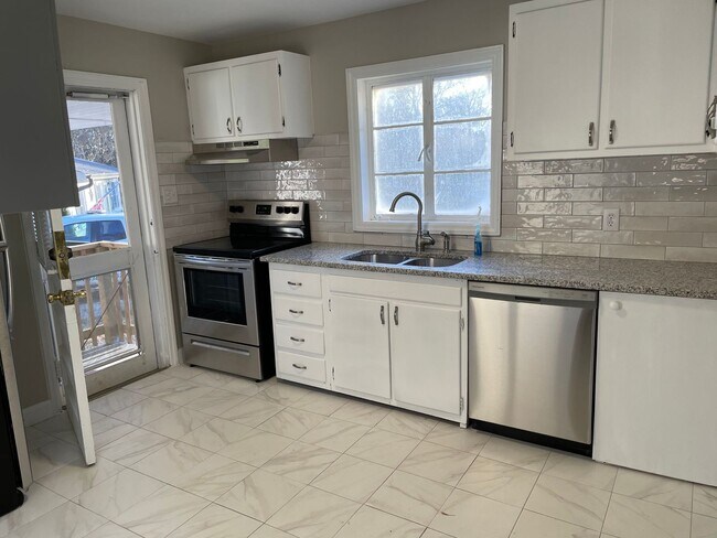 Photo - Adorable 3 Bedroom Off United Street