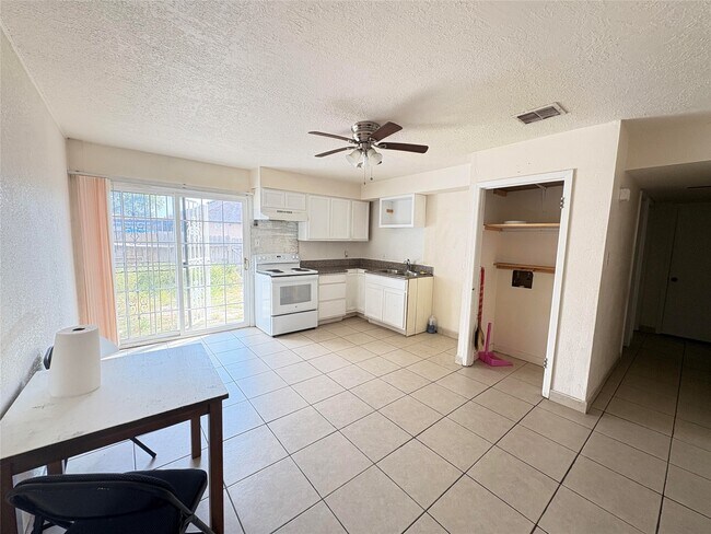 Building Photo - 7225 Cook Rd Unit True