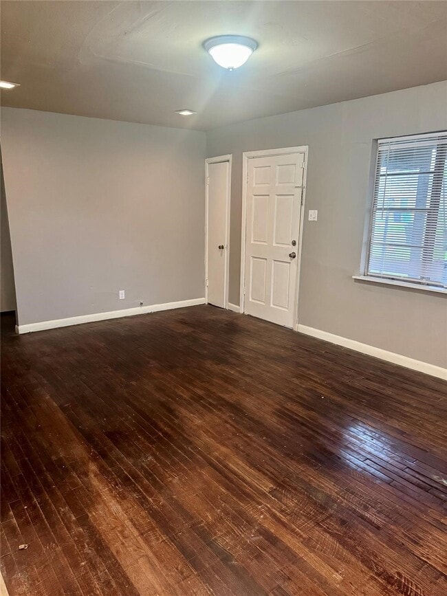 Photo - 7915 Flintridge Dr