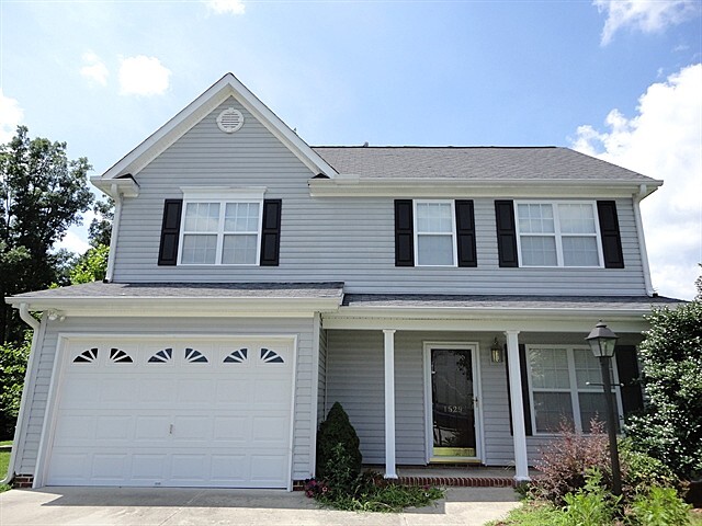 Photo - 1529 Birkdale Ct House