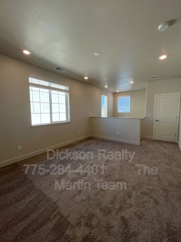 Photo - 1982 Maradona Dr