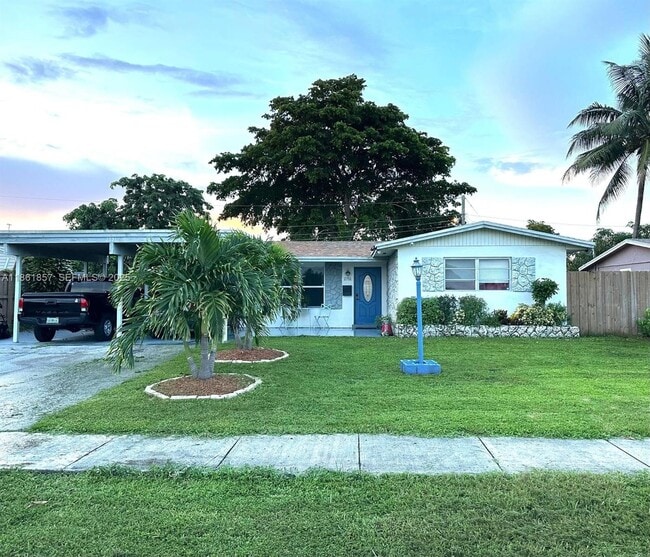 Building Photo - 2751 SW 4th Ct