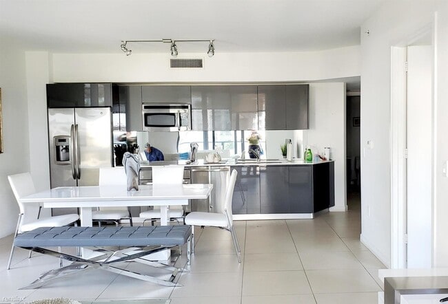 Photo - 2 br, 2 bath Condo - 31 SE 6th St Apt 602 Unit Apt 602